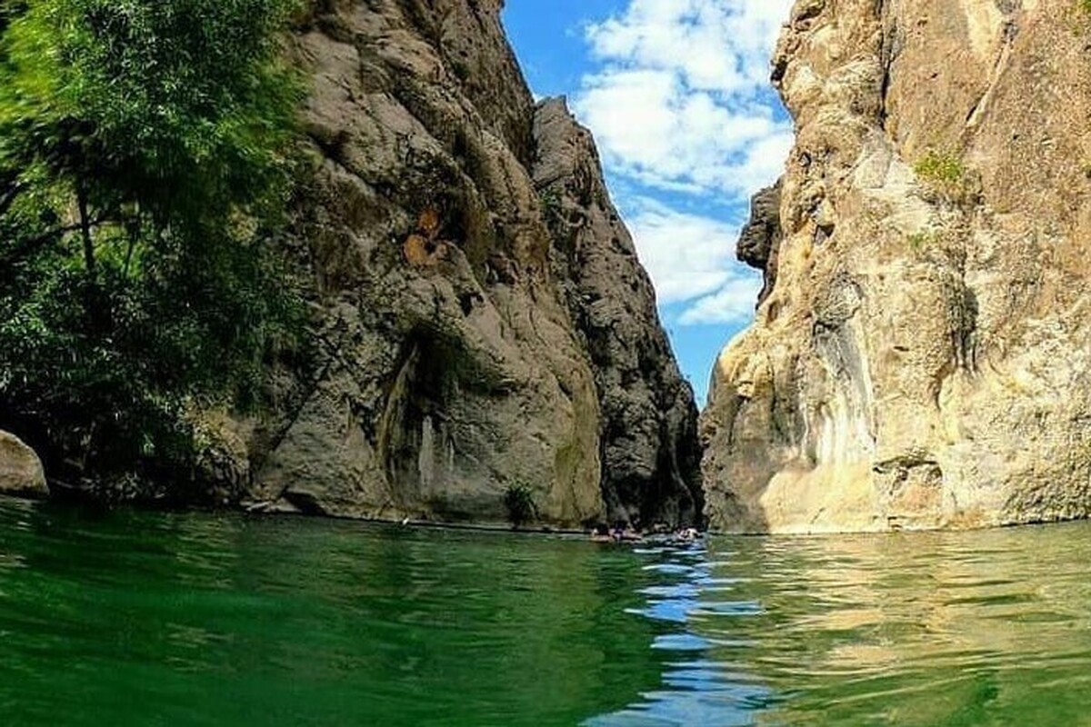 شهر کوچک چیتاب در ۴۰ کیلومتری جنوب یاسوج و اقع شده است و سد و رودخانه بسیار زیبای چیتابه در نزدیکی این شهر قرار دارد.