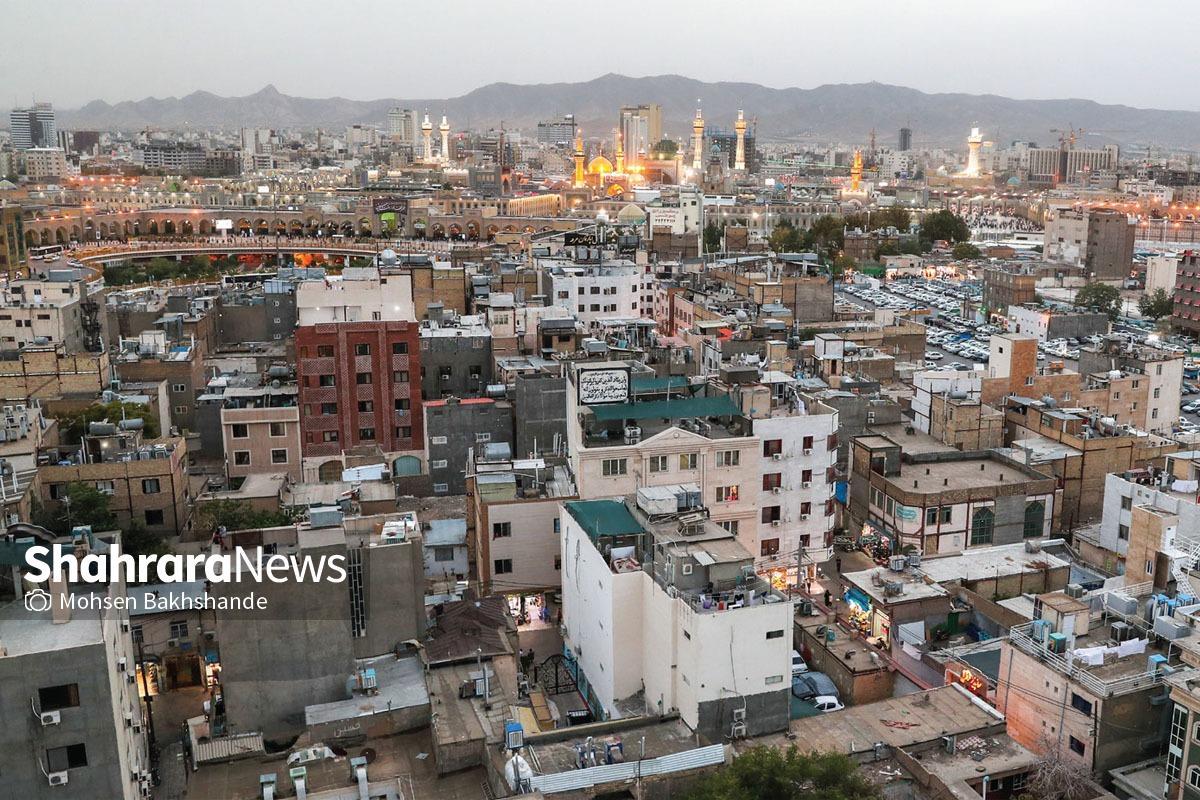 در سال‌های گذشته معمولا دو‌نرخی بودن هزینه اقامت در هتل‌ها برای ایام پیک و غیر‌پیک سال بهانه برخی از مراکز اقامتی برای گرفتن هزینه اضافی از زائران در دهه آخر صفر بود. همچنین برخی از هتل‌ها هزینه زائران خارجی را به دلار محاسبه می‌کردند.