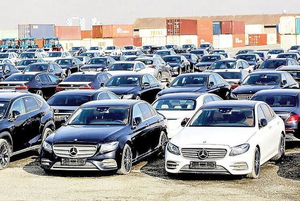 وزیر صنعت، معدن و تجارت با بیان اینکه با خودروهای وارداتی سعی می‌کنیم اهداف کمی در حوزه خودرویی را دنبال می‌کنیم گفت: باید پارامتر کیفیت و قیمت خودرو را با یکدیگر ببینیم.
