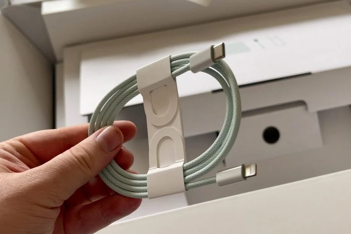 اپل پورت‌های USB-C استفاده شده در آیفون ۱۵ و ۱۵ پلاس را به استاندارد USB 2.0 محدود کرده است.
