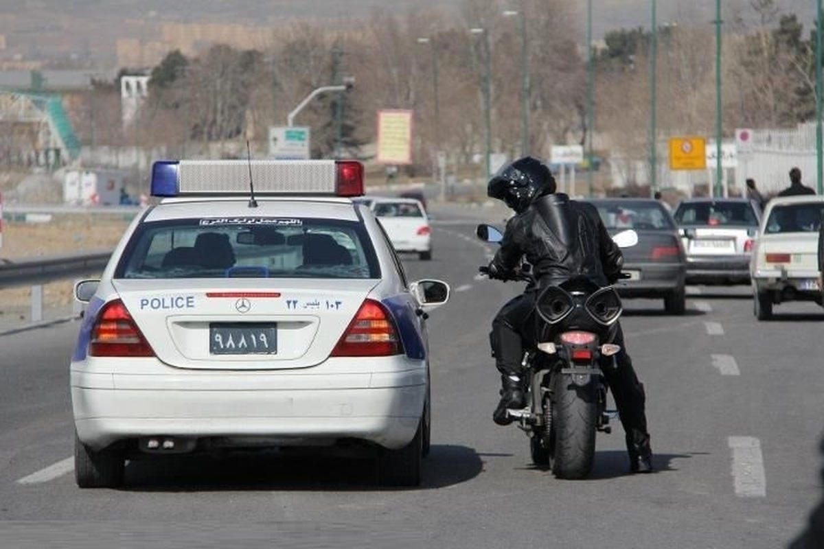 سازمان راهداری و حمل و نقل جاده‌ای در اطلاعیه ای از ممنوعیت تردد موتورسیکلت در محورهای کرج – چالوس، هراز، فیروزکوه و محور تهران- سمنان- مشهد و بالعکس از اول تا چهارم شهریور خبر داد.