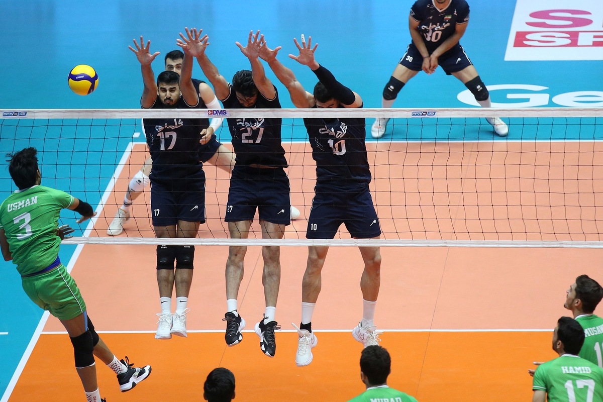 ایران و چین در نیمه نهایی مسابقات قهرمانی آسیا فردا (جمعه) ۳ شهریور ماه به مصاف یکدیگر می‌روند.