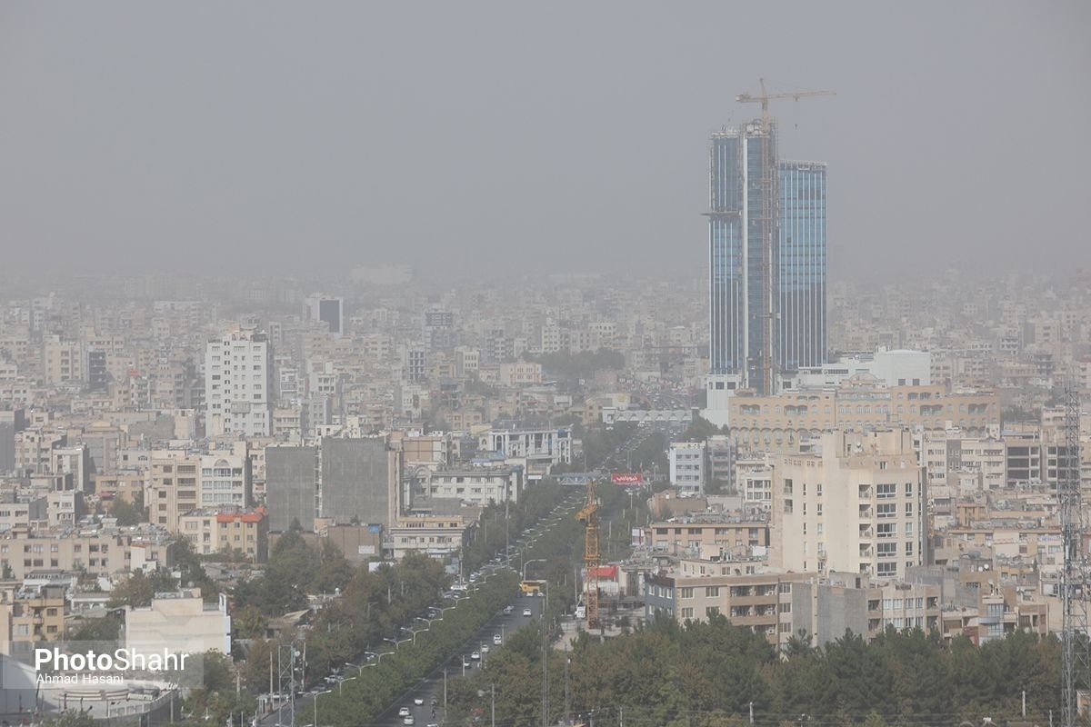 کارشناس مرکز پیش‌بینی هواشناسی خراسان رضوی ضمن اشاره به اینکه کیفیت هوای مشهد بسیار ناسالم است، گفت: امروز تا اواخر شب پدیده گردوخاک و گردوغبار در استان ماندگار است و هوا در شرایط ناسالم قرار دارد.