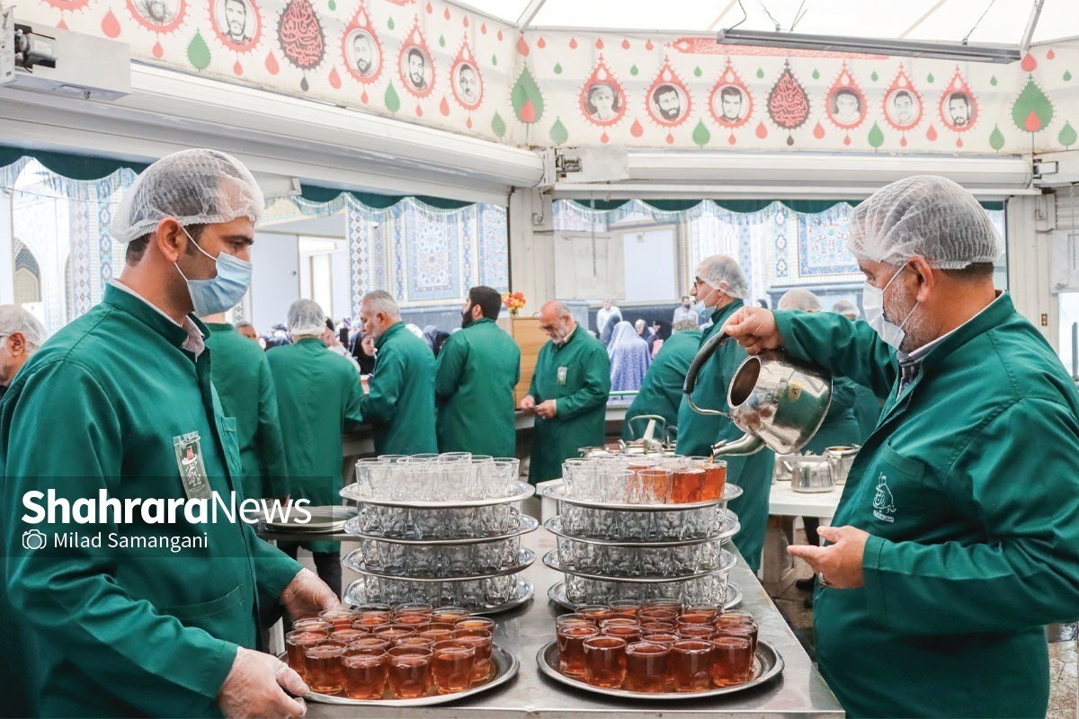 در ایام پایانی ماه صفر، پیش‌بینی شده در مجموع روزانه از ۳۰۰ هزار زائر حرم مطهر رضوی با مشارکت موکب‌های خدمت‌رسان با توزیع چای متبرک در چایخانه‌های حضرت رضا (ع) پذیرایی شود.