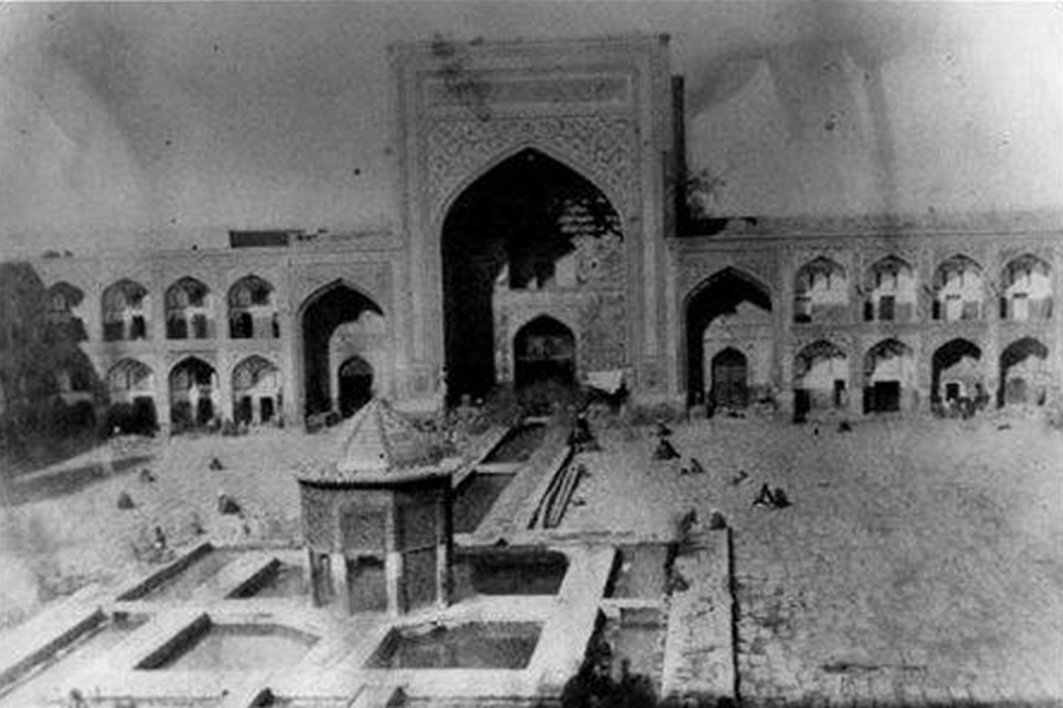 واقفان بسیاری، تمام یا بخشی از اموال خود را وقف امور مختلف کرده‌اند. در این میان ۵٧ مورد وقف خاص عزاداری در روزهای پایانی ماه صفر و شهادت امام رضا(ع) بوده‌است. در این ویدیو چند نمونه از این وقف‌ها معرفی شده است.