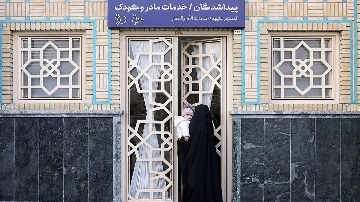 همزمان با دهه پایانی ماه صفر، نزدیک به ۲ هزار و ۷۰۰ زائر پیداشده در دفاتر بخش رسیدگی به امور پیداشدگان و گمشدگان حرم مطهر رضوی به آغوش گرم خانواده بازگشتند.