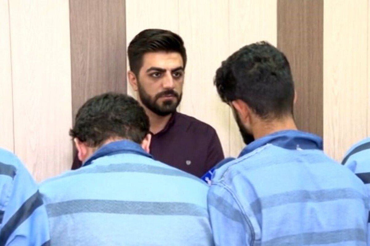 ویدئویی از سارقین خانه که اعتراف کردند ساعت ۷-۸ شب سرقت می‌کردیم و وارد خانه‌های با لامپ خاموش می‌شدیم.