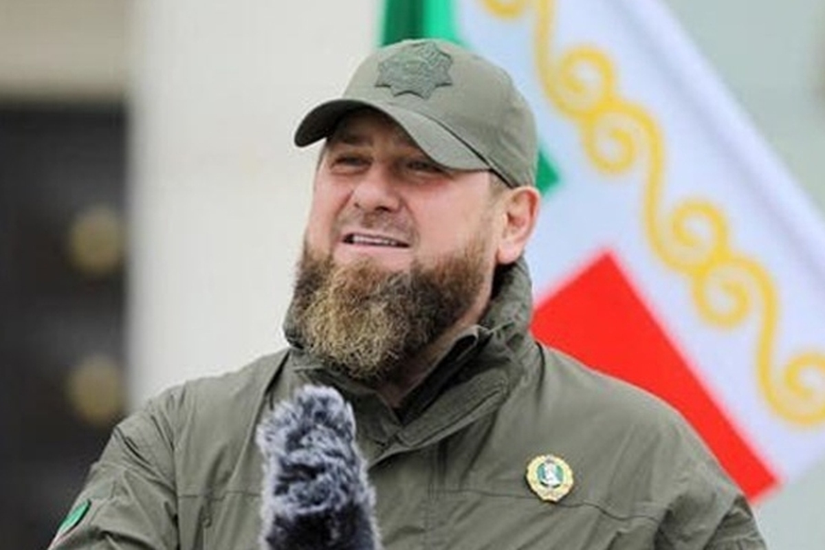 «رمضان قدیروف» رئیس جمهور چچن روز یکشنبه با انتشار فیلم جدیدی از خود به شایعات درباره سلامتی‌اش پایان داد.