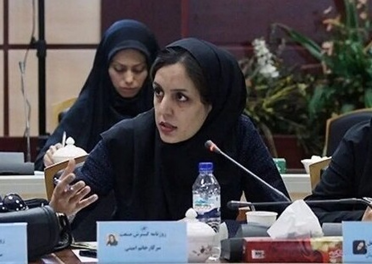 اکرم امینی روزنامه نگار پس از مبارزه با سرطان دوشنبه ۲۷ شهریور در گذشت.