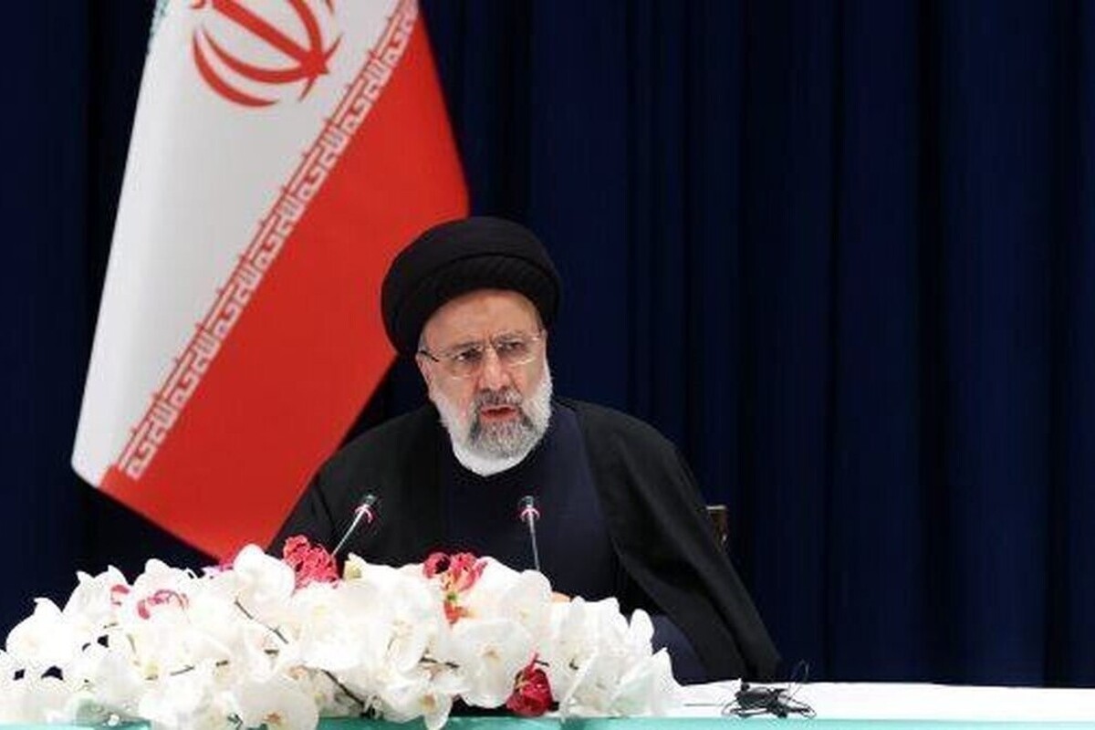 رئیس جمهور گفت: آمریکا باید تاکنون فهمیده باشد که استفاده از زبان زور چه در قالب تحریم چه به صورت تهدید علیه ملت ایران، ابزاری کارآمد نیست، البته قضاوت ما بر اساس اقدامات خواهد بود و آنچه می‌تواند موجب جلب اعتماد ما شود، تغییر این رفتار زورگویانه و عمل بر اساس تعهدات خواهد بود که آمریکا تاکنون در این زمینه موفق نبوده است.