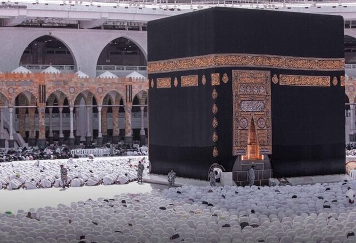 مسئولان حج و زیارت از رایزنی و پیگیری برای تعیین نرخ ارز، پرواز و متعادل شدن قیمت‌ها برای ازسرگیری عمره خبر دادند.