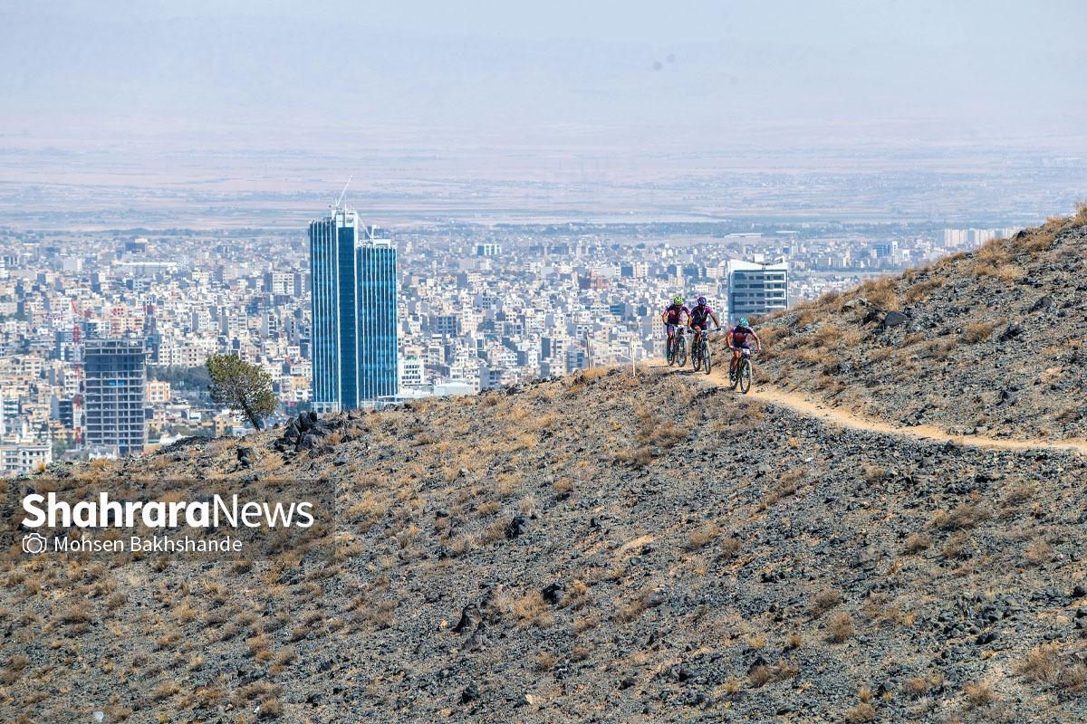 بوستان خورشید دیروز و صبح امروز میزبان مسابقات دوچرخه‌سواری کوهستان کشور بود.