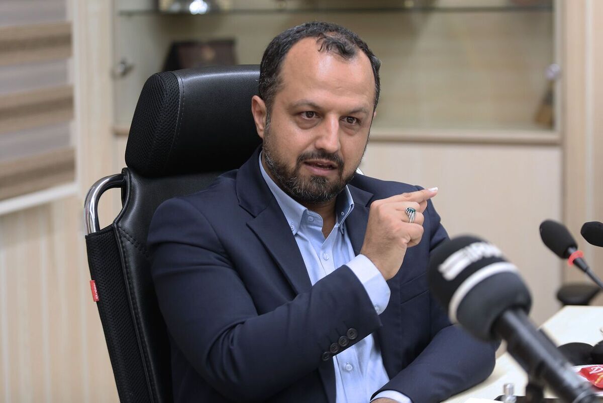 وزیر امور اقتصادی و دارایی گفت: در برخی شاخص‌ها از جمله کنترل نقدینگی که برای تورم ضروری است بانک مرکزی از هدف جلوتر است.
