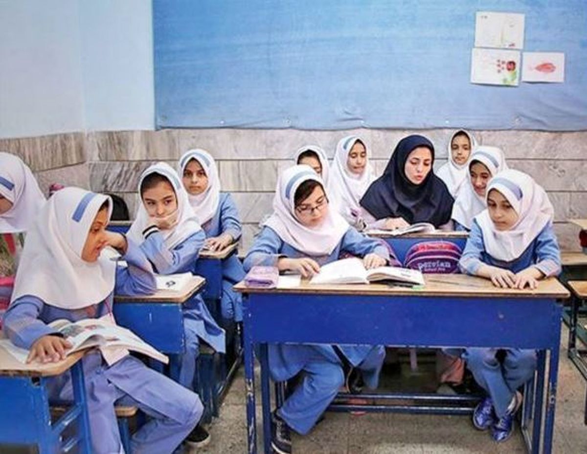 به گفته معاون آموزش ابتدایی وزیر آموزش و پرورش،  والدین با انتخاب آگاهانه فرزند خود را در کلاس‌های نظام دوری ثبت‌نام کنند ضمن اینکه معلمان نیز آگاهانه و با انتخاب خود در این کلاس‌ها تدریس می‌کنند.