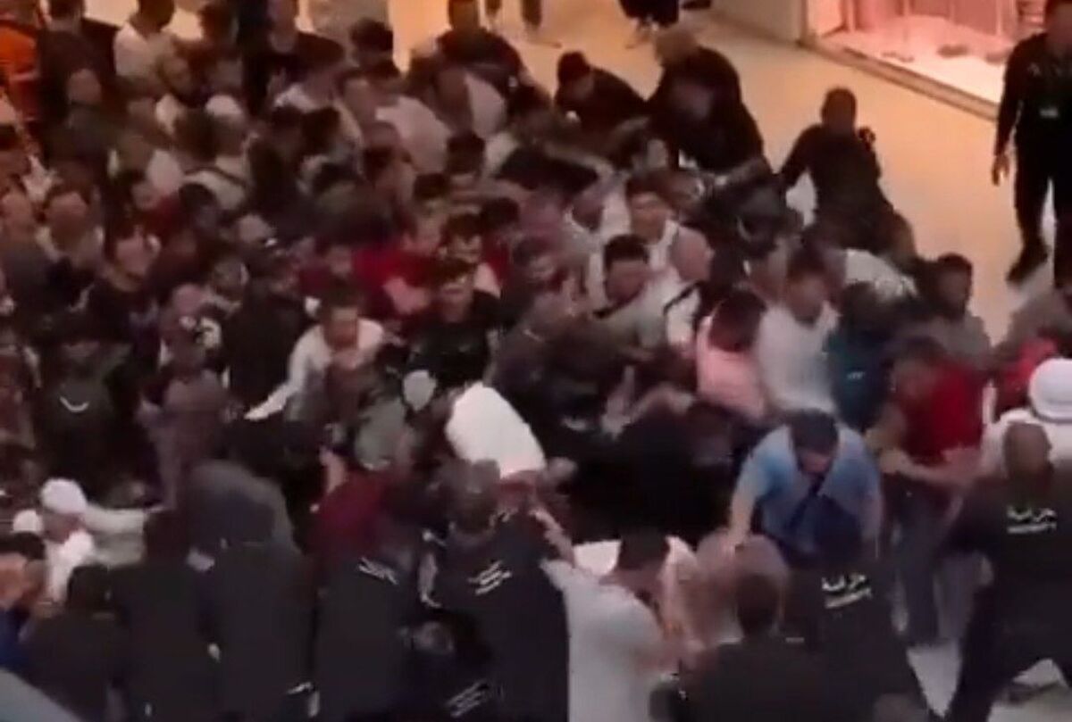 فروش آیفون ۱۵ از ساعت ۱۲ شب ۲۲ سپتامبر در کشورهای عربی آغاز می‌شود.