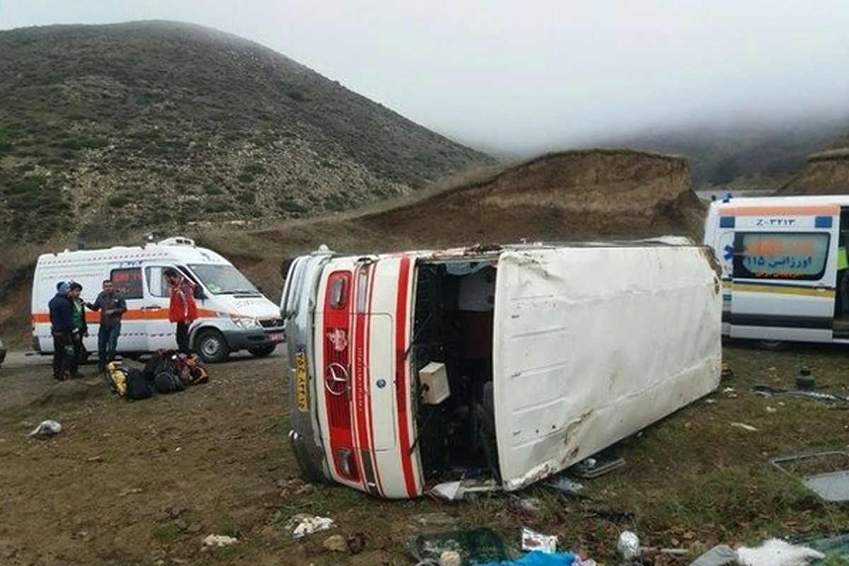 سخنگوی اورژانس آذربایجان شرقی اعلام کرد: به دنبال واژگونی یک دستگاه مینی بوس در ورزقان برای سومین بار تعداد فوتی ها افزایش و به ۱۰ نفر رسید که اسامی فوتی ها و مصدومان مشخص شده است.