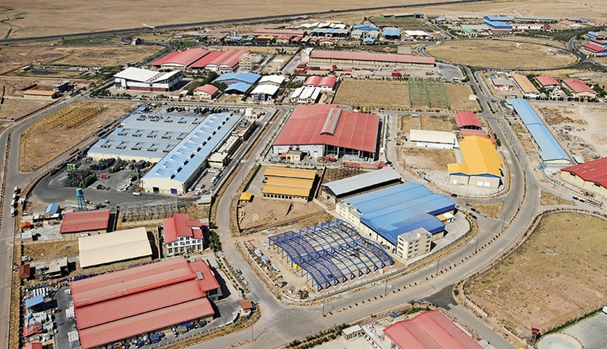 مدیرعامل شرکت شهرک‌های صنعتی خراسان رضوی گفت: در دو سال ابتدایی دولت دوازدهم ۱۱۹ واحد صنعتی راکد و در مدت مشابه در دولت سیزدهم ۱۶۸ واحد احیا شده که نشان از رشدی ۴۱ درصدی می‌دهد.