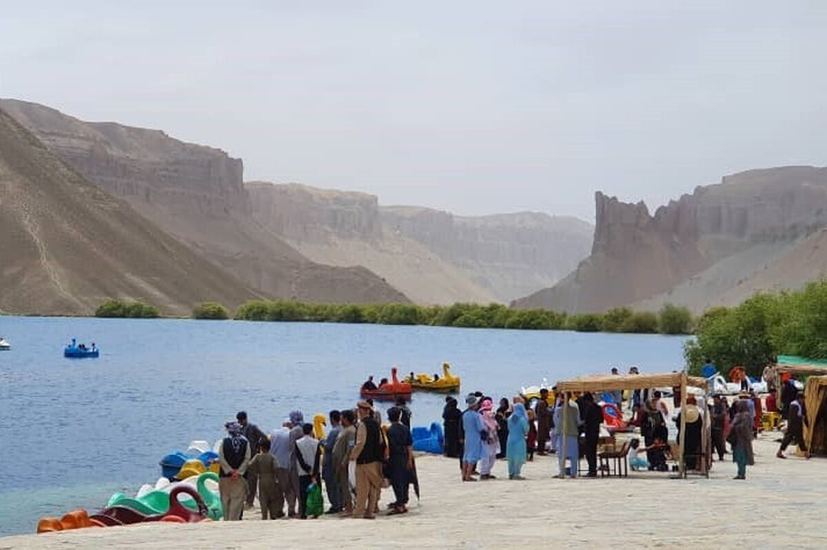طالبان در ادامه محدودیت علیه زنان، حضور آنان در پارک ملی بند امیر را ممنوع کرد.