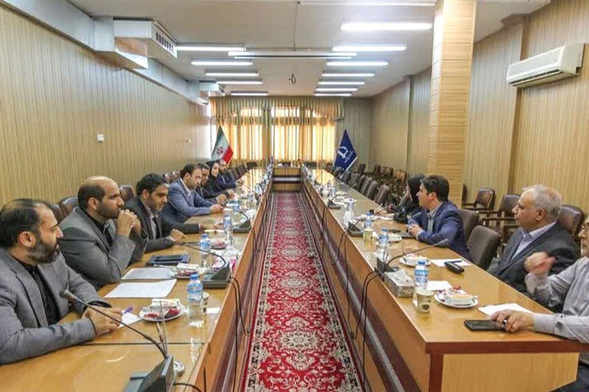 در دیدار مدیرعامل سازمان بازآفرینی شهرداری با مدیران دانشکده اقتصادی دانشگاه فردوسی بر لزوم توسعه اقتصادی مناطق حاشیه‌ای شهر مشهد تاکید شد.