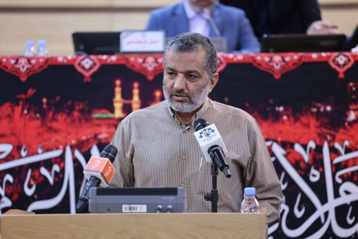 عضو شورای اسلامی شهر مشهد گفت: کمیسیون‌های شورای شهر باید تجهیز شوند و قدرتمند به میدان بیایند و نقش تصمیم‌سازی داشته باشند و نه اجرایی.
