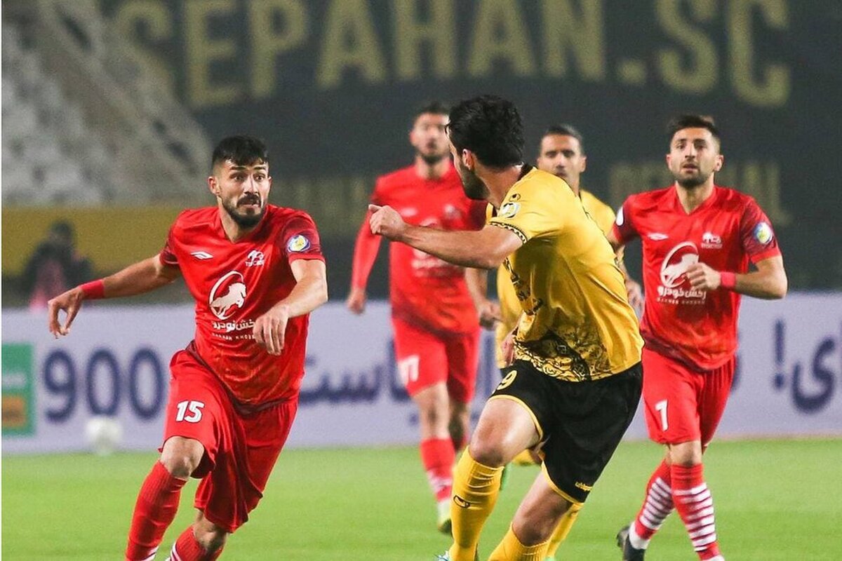 تراکتور تبریز در هفته سوم لیگ برتر موفق شد مس رفسنجان را شکست دهد