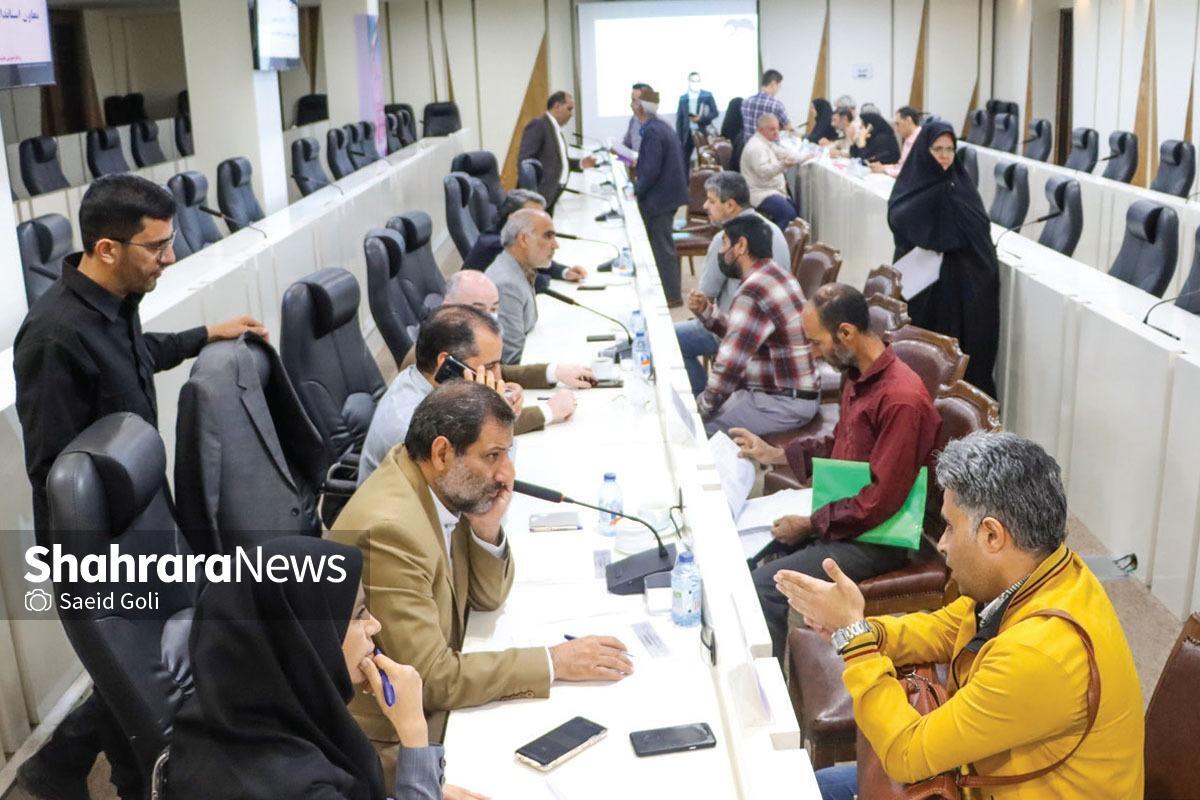 فرماندار مشهدگفت: دو ماه کار کارشناسی انجام شده و نرخ شهر مشهد را برای نانوایی‌های آزادپز‌ مشخص کرده ایم. منتظریم در استان تصویب و ابلاغ شود.