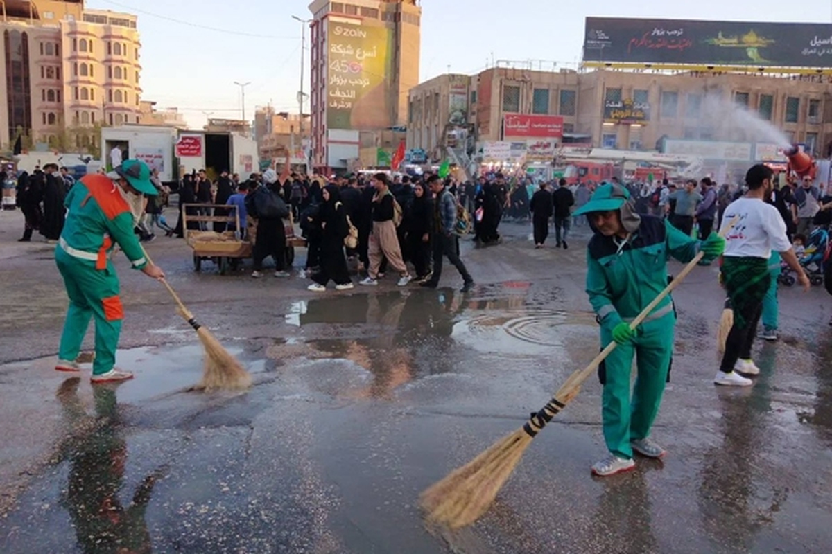 معاون محیط زیست و خدمات شهری شهرداری مشهد از اعزام  ۶۰۰ نفر نیرو و ۳۲ دستگاه انواع ماشین آلات تخصصی خدمات شهری به کشور عراق خبر داد.