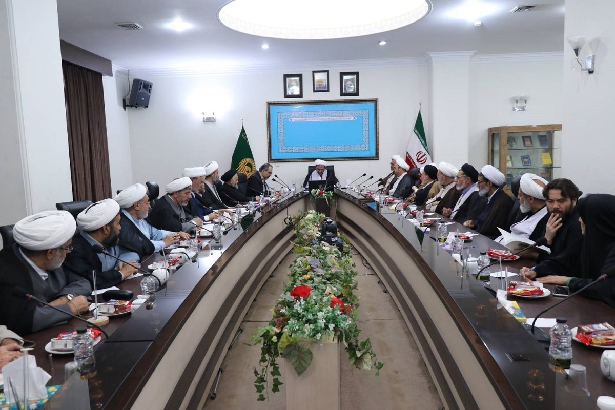 به همت بنیاد پژوهش‌های اسلامی آستان قدس رضوی، در نشستی علمی «نقش اربعین در ژئوپلیتیک شیعه» بررسی شد.
