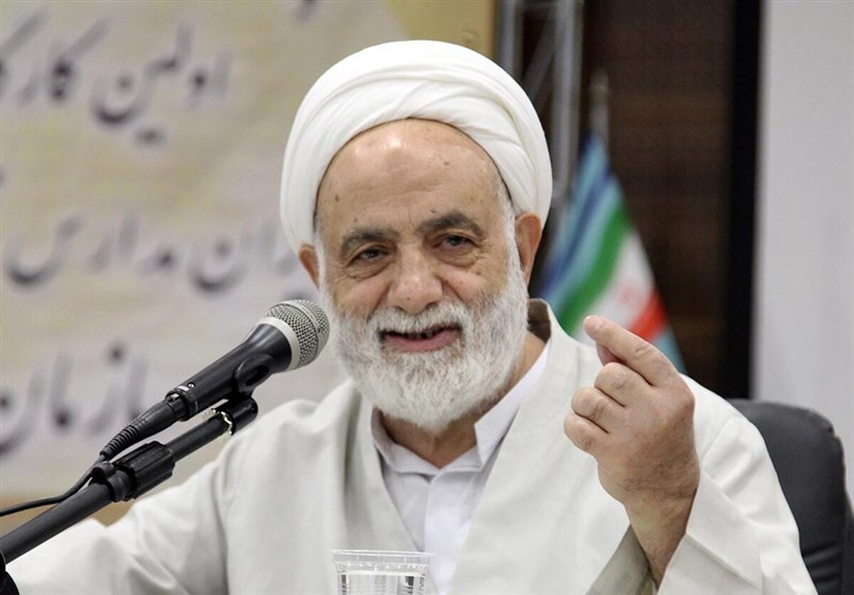 همزمان با ایام اربعین حسینی و برگزاری راهپیمایی اربعین، پیام حجت‌الاسلام و المسلمین قرائتی، رئیس ستاد اقامه نماز کشور به زائران اربعین منتشر شد.