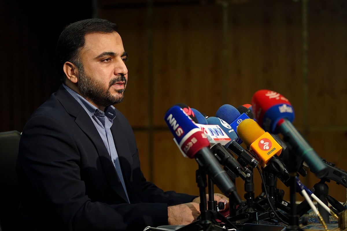 وزیر ارتباطات گفت: وزارت ارتباطات برنامه دارد که همه مدارس کشور را به فیبر نوری متصل کند.