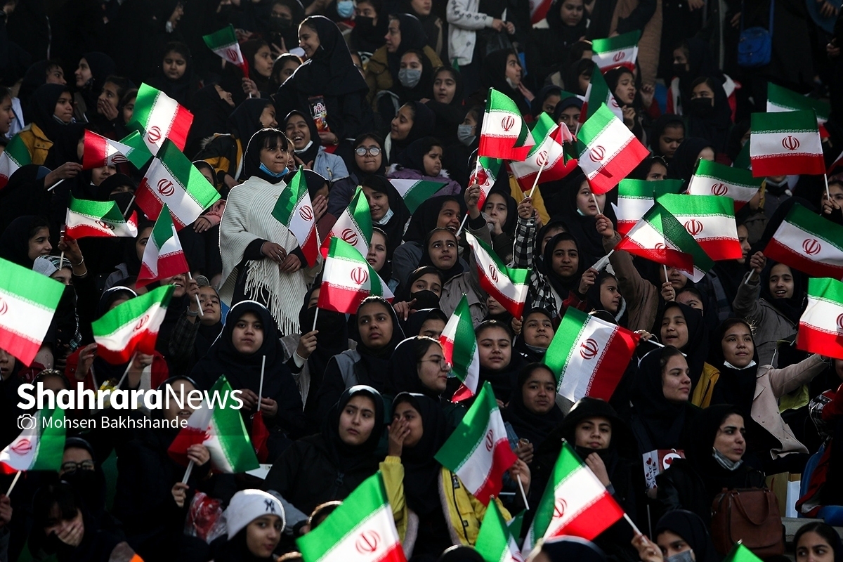 جشن بزرگ نوجوان پلاس ویژه دانش آموزان دهه هشتادی امروز ۱۰ مهر ماه در مشهد برگزار شد.