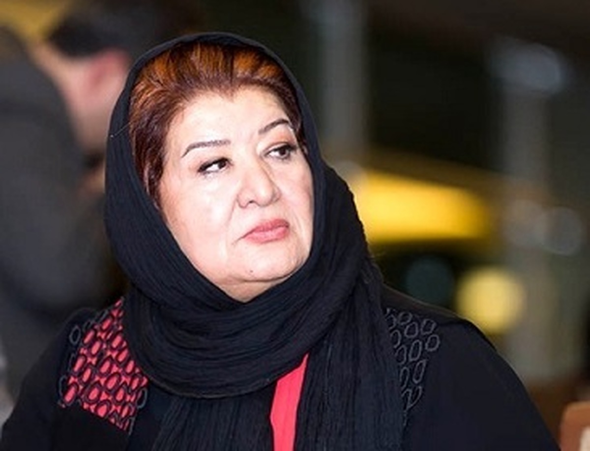 پوران درخشنده این روز‌ها علاوه بر انتظار برای گرفتن پروانه ساخت، مشغول نوشتن رمان «مادرم ایران» از زندگی مادرش است.