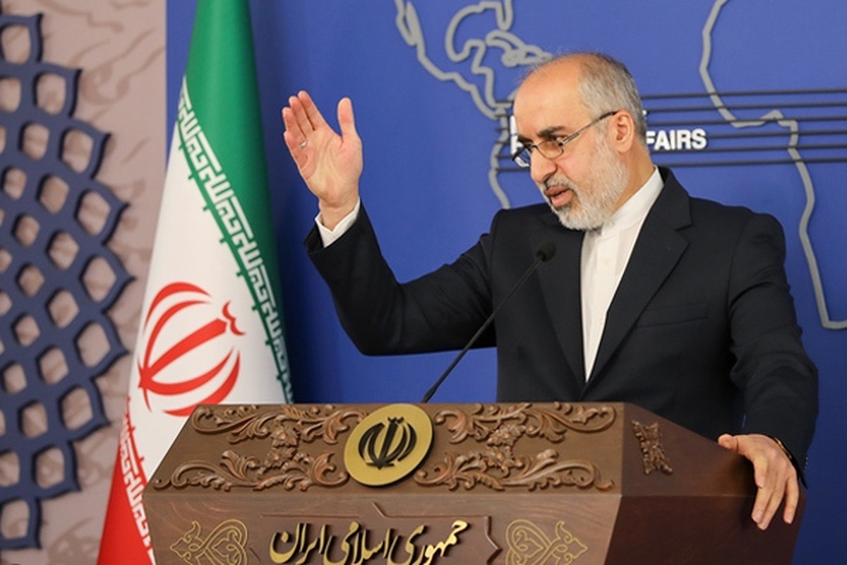 سخنگوی وزارت امور خارجه گفت: دستیابی به پیشرفت‌های علمی و تحقیقاتی از جمله در حوزه هوا-فضا، حق مسلّم جمهوری اسلامی ایران بوده و اینگونه اظهارات مداخله جویانه که حاکی از عصبیت و نگرش‌های خودمحورانه رژیم انگلیس نسبت به پیشرفت‌های ایران اسلامی است.