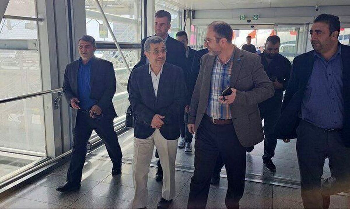 محمود احمدی نژاد رئیس جمهور اسبق ایران قصد سفر به کشور  گواتمالا را داشته است اما در فرودگاه وی از سفر به این کشور منع شد.