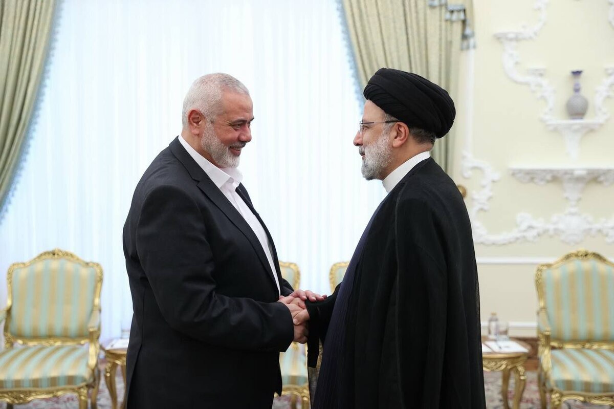 رئیس جمهور با بیان اینکه اراده پولادین ملت فلسطین و مجاهدان راه خدا، پیروزی نهایی فلسطینیان بر رژیم غاصب صهیونیستی را نوید می‌دهد، تصریح کرد: آنچه با عملیات پیروزمندانه مجاهدان فلسطینی در سرزمین‌های اشغالی اتفاق افتاد، تحقق انتظار ۷۰ ساله ملت فلسطین و امت اسلامی بود و ان‌شاءالله به‌زودی کنار هم در مسجدالاقصی نماز بخوانیم.