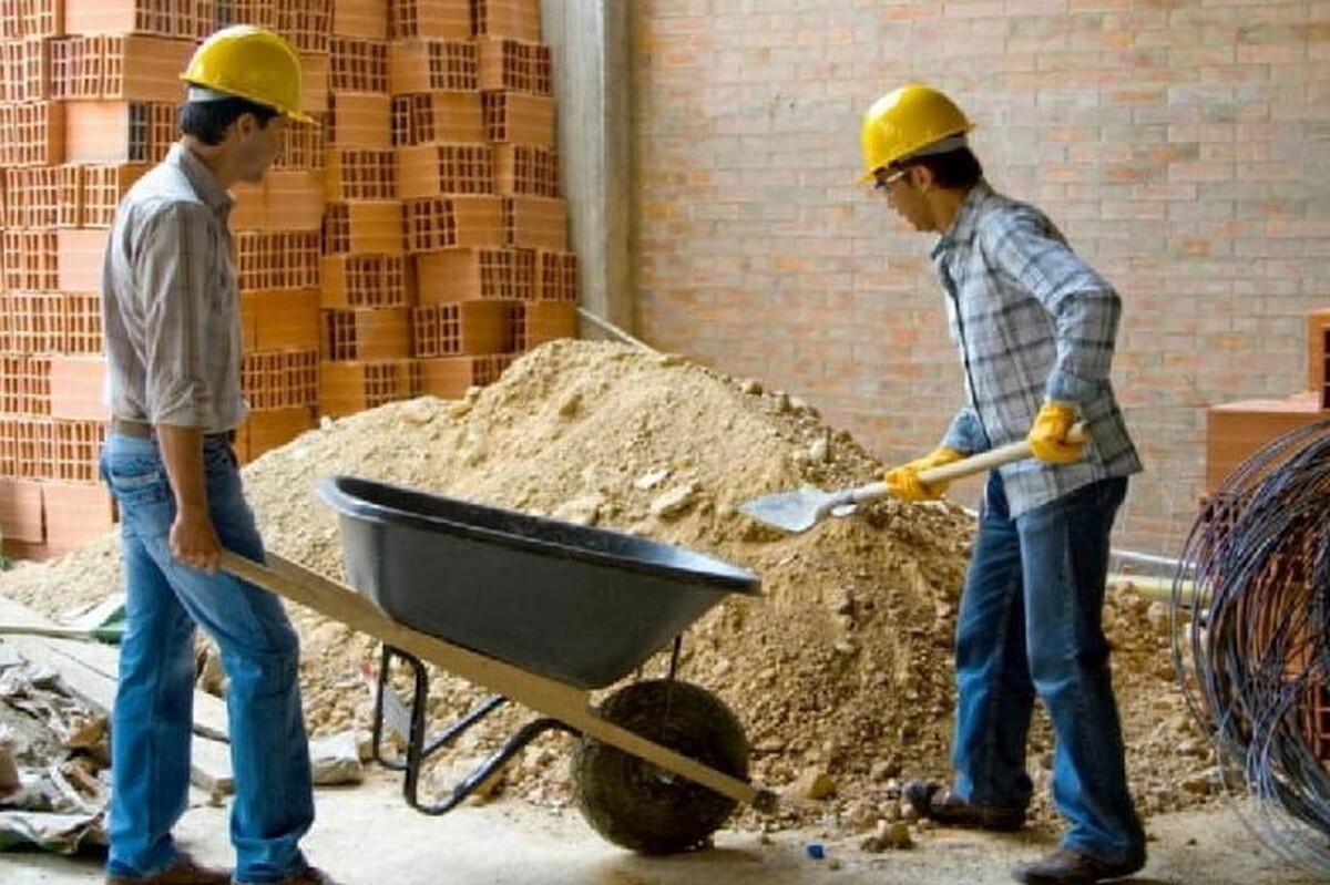 نایب رئیس کانون انجمن‌های صنفی کارگران ساختمانی از سازمان تامین اجتماعی خواست تا آیین‌نامه‌های مربوط به منظور پوشش هرچه سریع‌تر کارگران ساختمانی در صف انتظار را تدوین کند.