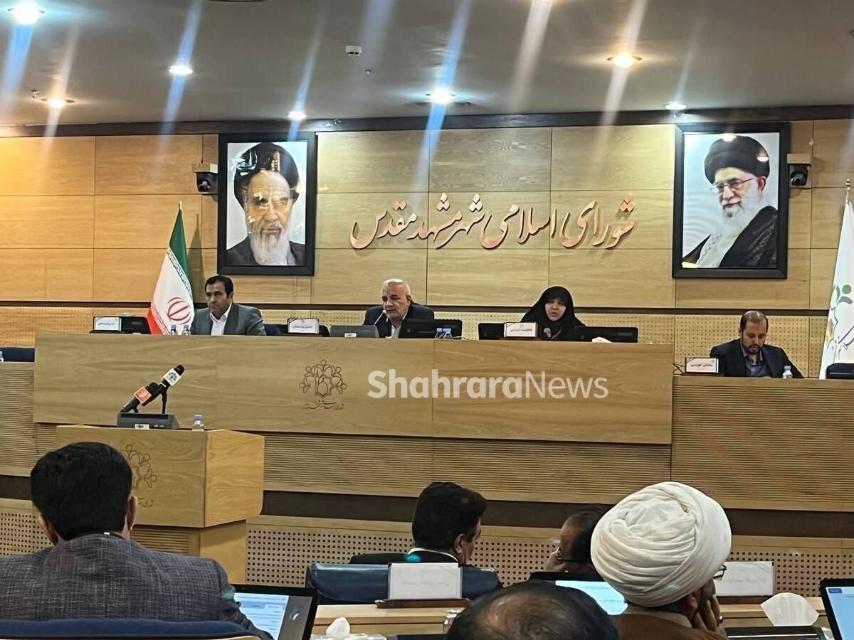 رئیس شورای اسلامی شهر مشهد گفت: شهردار در خصوص پروژه‌های زودبازده و عملیاتی کردن پروژه‌های عمرانی بزرگ‌مقیاس دستوراتی دهد تا هرچه سریع‌تر به بهره‌برداری برسد. 