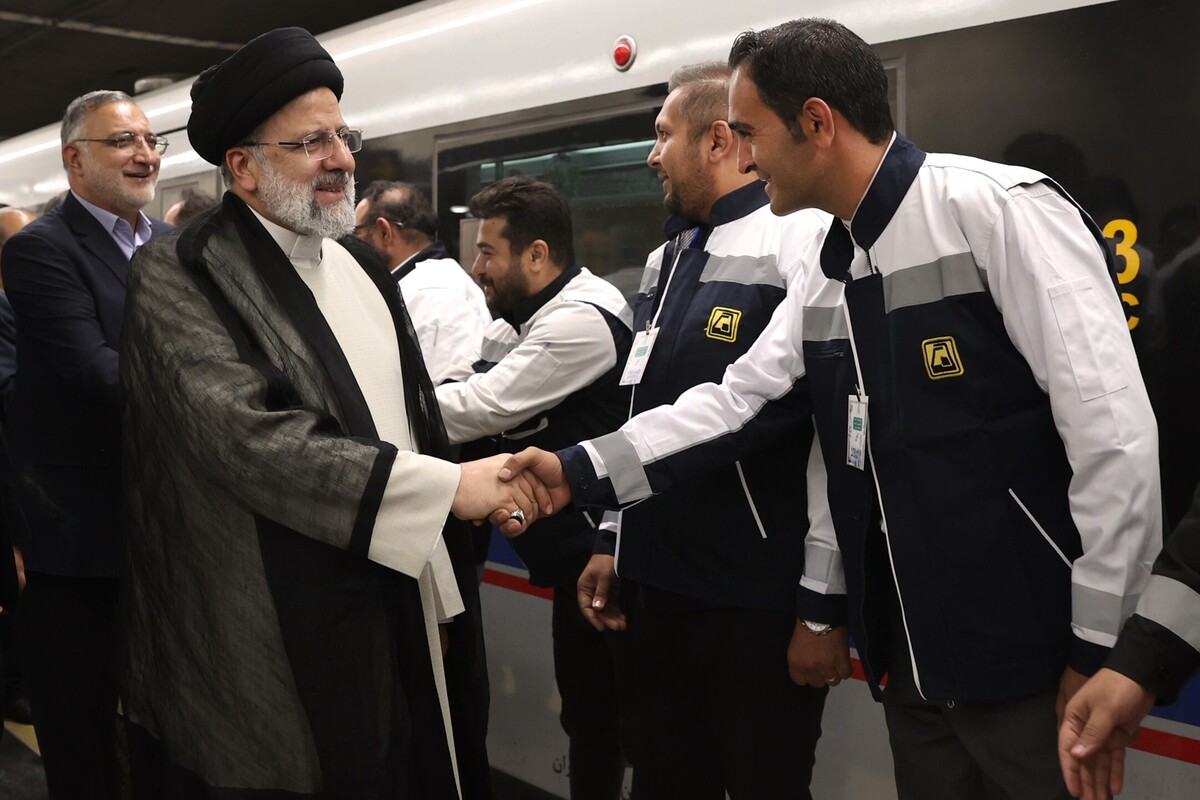 رئیس جمهور با تاکید بر اینکه ایستادگی و مقاومت فلسطین در عملیات غرورآفرین اخیر مثال زدنی است، گفت: اراده پولادین جوانان فلسطینی حماسه بزرگی خلق کرد.