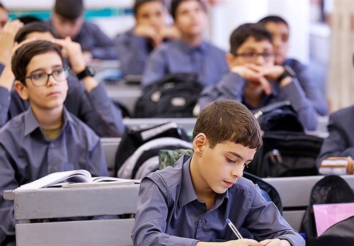 مدیرکل دفتر توانمندسازی خانواده و زنان سازمان بهزیستی کشور از حمایت تحصیلی و آموزشی بهزیستی از ۱۲۴ هزار فرزند دانش آموز و بیش از هفت هزار فرزند دانشجوی زنان سرپرست خانوار خبر داد.