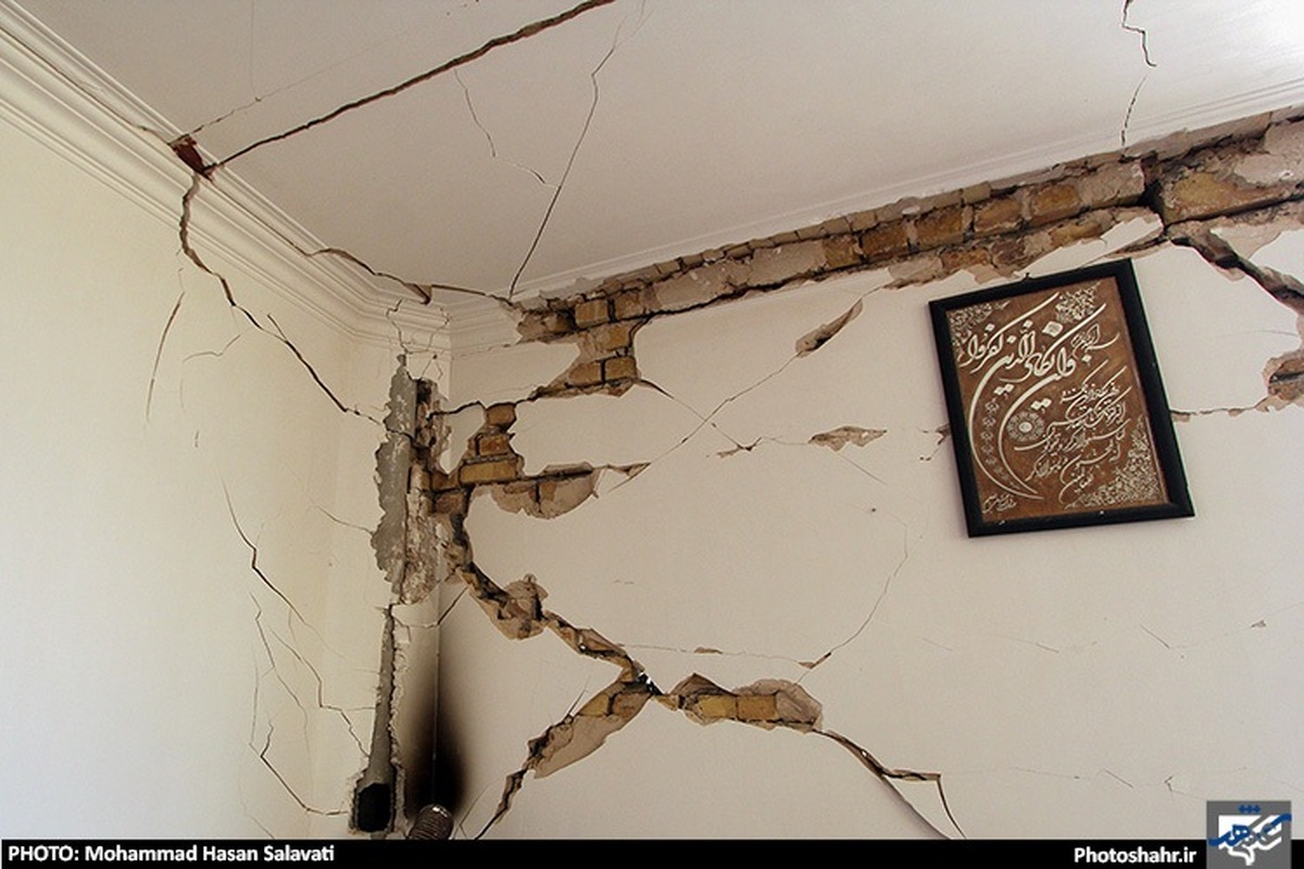 استاد بازنشسته ژئوفیزیک دانشگاه فردوسی مشهد گفت: گسل مشهد در زلزله‌های اخیر فعال نشده است و مردم نگران زمین‌لرزه نباشند، اما تمهیدات لازم اندیشیده شود.