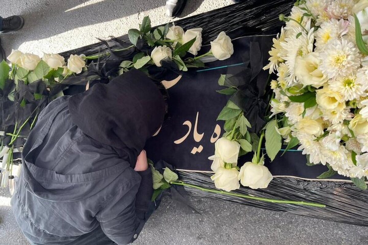 پیکر آتیلا پسیانی پس از ورود به  فرودگاه امام خمینی (ره)  و استقبال هنرمندان، برای انجام مقدمات تشییع به بهشت‌زهرا برده شد.