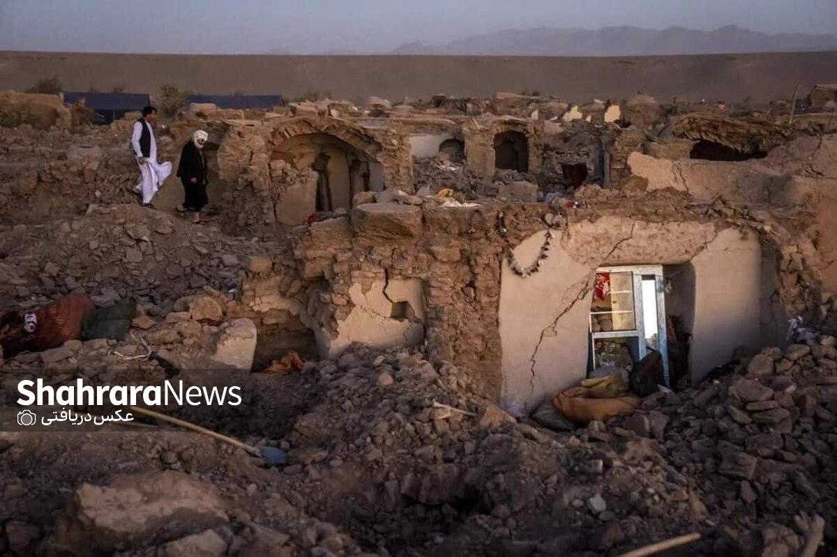 در پی زلزله بامداد امروز ۱۹ مهر ماه ۱۴۰۲ در شهر هرات افغانستان، یک روستا به صورت کامل تخریب و مردم شهر نیز در حال ترک هرات هستند.