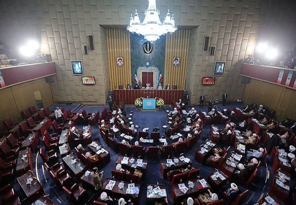 اصلاحات قانون انتخابات مجلس خبرگان رهبری که در هفت فصل، ۳۱ماده و ۲۳ تبصره در دوازدهمین اجلاسی رسمی این مجلس (دوره پنجم) به تصویب رسید، ابلاغ شد.