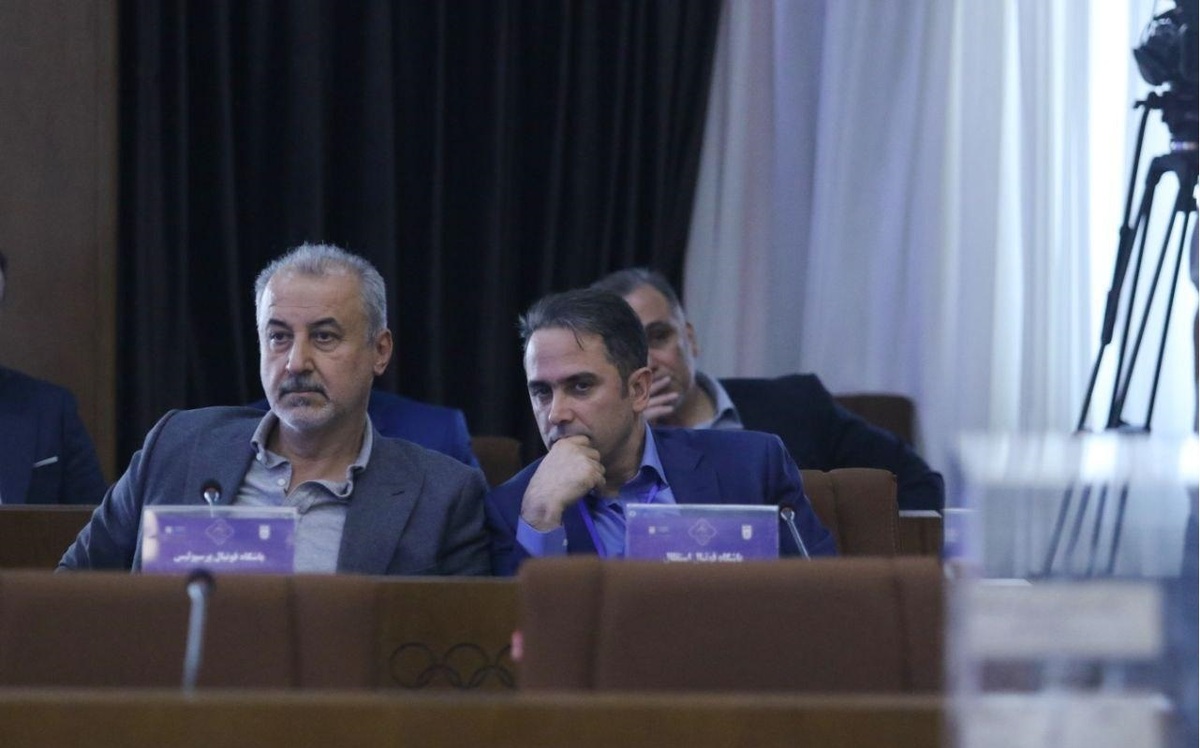 علی خطیر، مدیرعامل باشگاه استقلال از فدراسیون فوتبال خواست ۴ امتیاز کسر شده از سپاهان بازگردد!