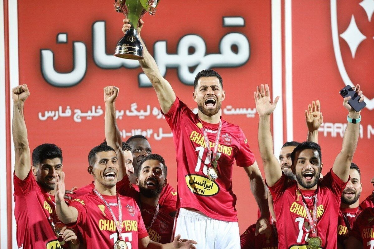 درحالیکه چندماه از سه گانه پرسپولیس می‌گذرد، اما هنوز پاداش بازیکنان و کادرفنی این تیم پرداخت نشده‌است.