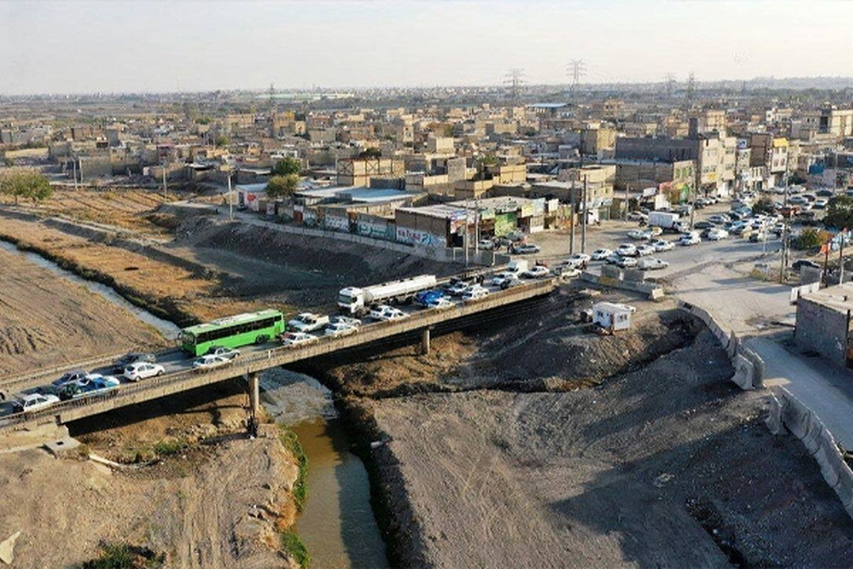 مدیرعامل سازمان عمران شهرداری مشهد گفت: پروژه تعریض پل دهرود، پروژه ای‌است که مردادماه سال جاری قرارداد آن به سازمان عمران ابلاغ شده است. 