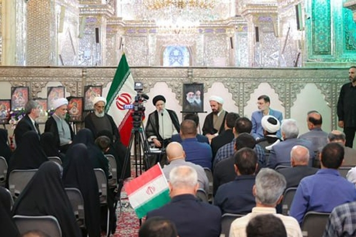 رئیس جمهور گفت: چرا داعش دست‌ساخته آمریکایی‌ها روند تمام ماموریت‌های خود را از آمریکا دریافت می‌کند، مردان و زنان بی‌گناه که جرمی مرتکب نشده‌اند را فقط به جرم خداپرستی از بین می‌برد.