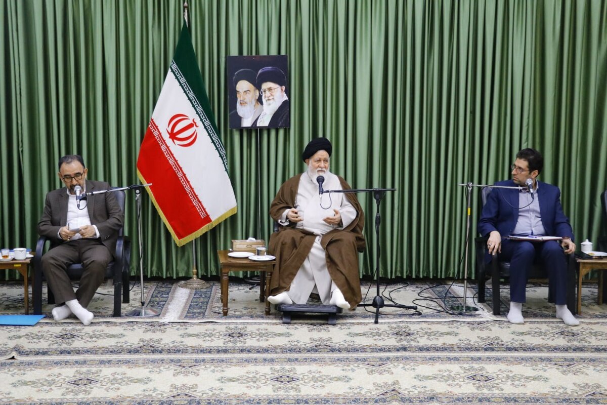 نماینده ولی فقیه در استان خراسان رضوی گفت: هیچ‌کس منکر اهمیت هنر نیست، اما باید به این نکته توجه کرد که نگاه به هنر باید با محوریت جریان انقلاب اسلامی و کارکرد‌های زیارتی مشهدالرضا(ع) باشد.
