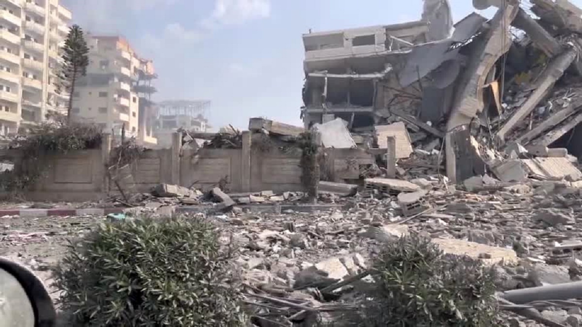 در این ویدئو خبرنگاری در غزه، وسعت ویرانی را بدین شکل به تصویر کشید.