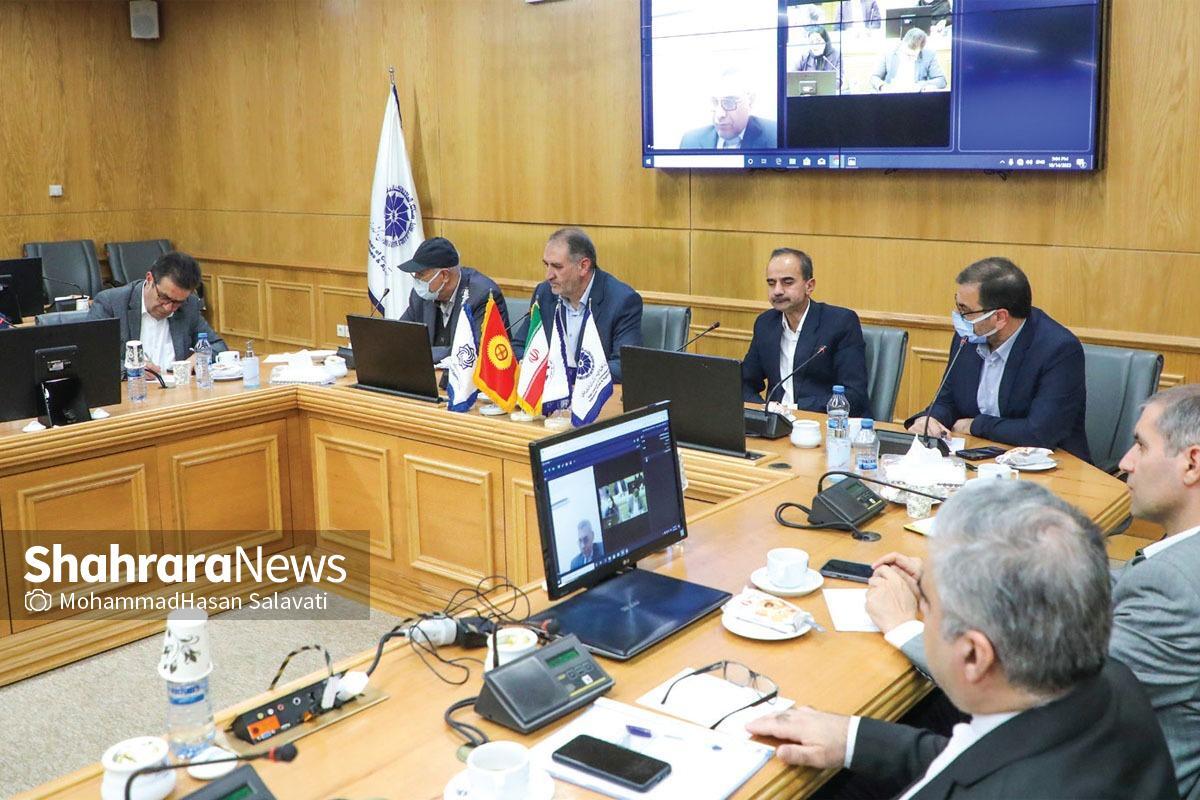 رئیس کمیته بازرگانی ایران و قرقیزستان گفت: کشور قرقیزستان ظرفیت خوبی برای توسعه روابط تجاری دارد. به عنوان مثال، تعرفه کم گمرکی این کشور می‌تواند صادرات خراسان رضوی را آسان کند. این درحالی است که تعرفه‌های صادرات به روسیه زیاد است و‌ می‌توان از طریق قرقیزستان برخی کالا‌ها را به روسیه صادر کرد.